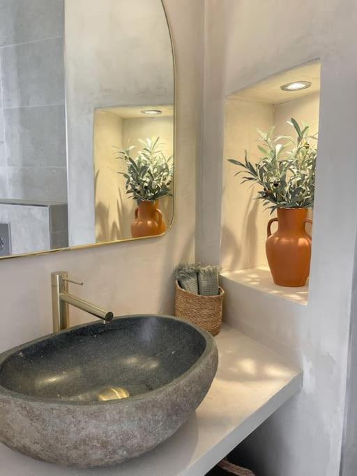 Au Coeur Du Vieil Antibes A 200M Des Plages, Superbe Studio Экстерьер фото